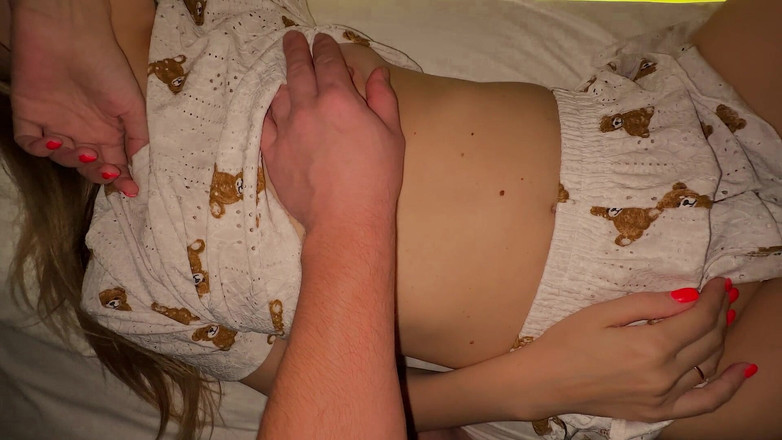 Gigi oficial: 59 anni cazzo vs figa 18 anni