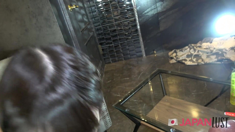 Japan Lust Gold: Velká creampie v oholené japonské kundičce