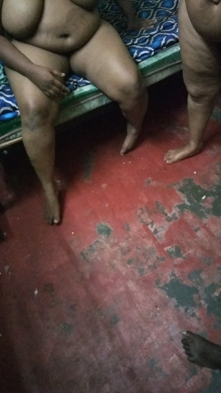 Tamil lesbian: Tamil gruppo sporco che parla a tre