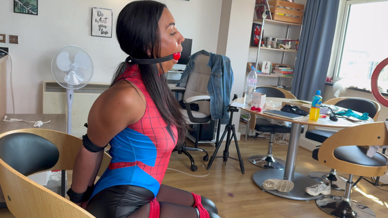 Latina Fetish: Courtney Caught in a Bondage Web 4K + Bts