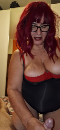 Curvy MILF Need to Be Fucked