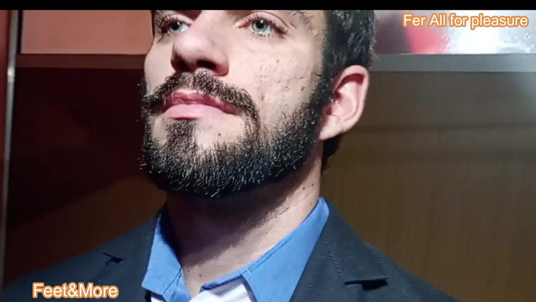 Fer All for pleasure: Il candidato per un lavoro bello è controllato dal capo Fer