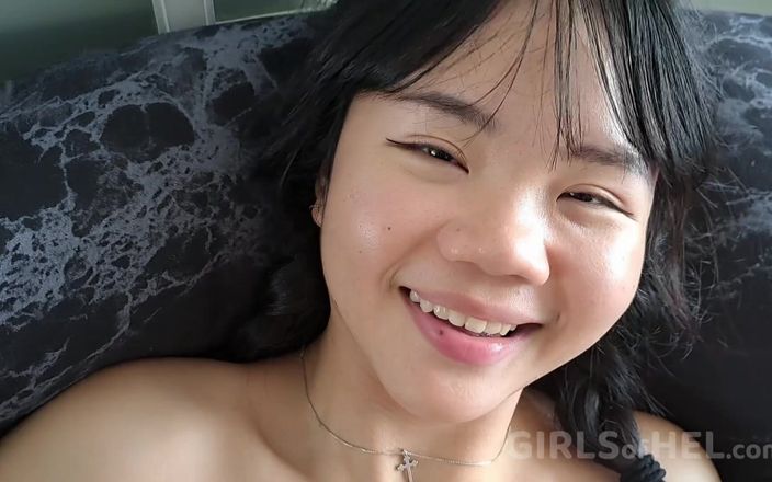 Girls of Hel: POV - BJ och sex med en liten asiatisk tonåring