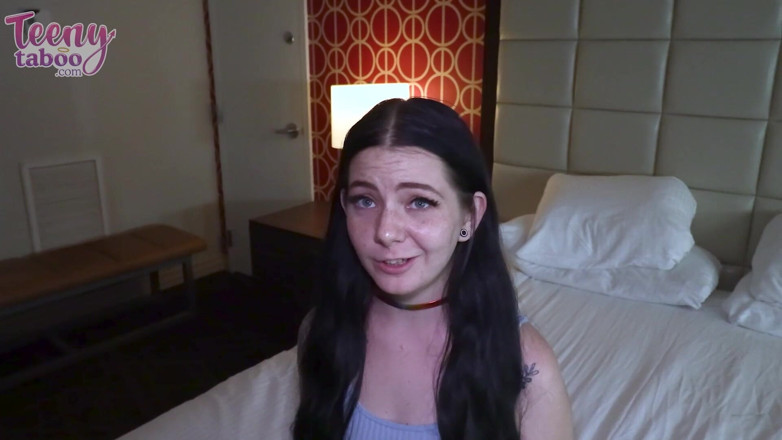 Teenytaboo: Lily verkäuferin anal