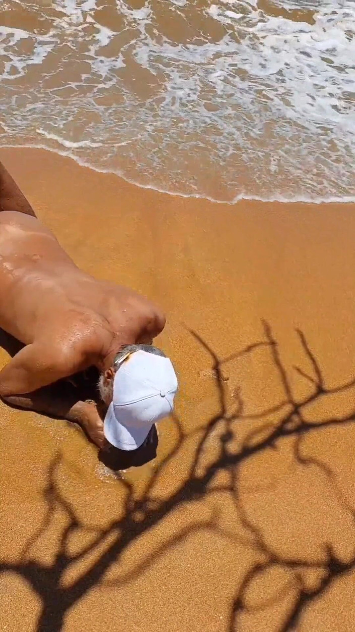 Ladysilvas: Ladysilva na plaży pełnej napalonej, aby przelecieć jej gorącą dupę