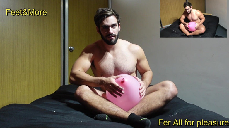 Fer All for pleasure: Maximo Is Starting Playing with Balloons Split Screen Version