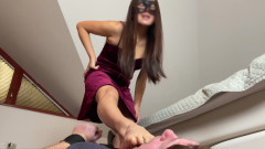 Mean Asian Wife: Roubíkování nohou svázaný otrok