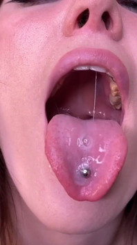 젖은 혀 애타게