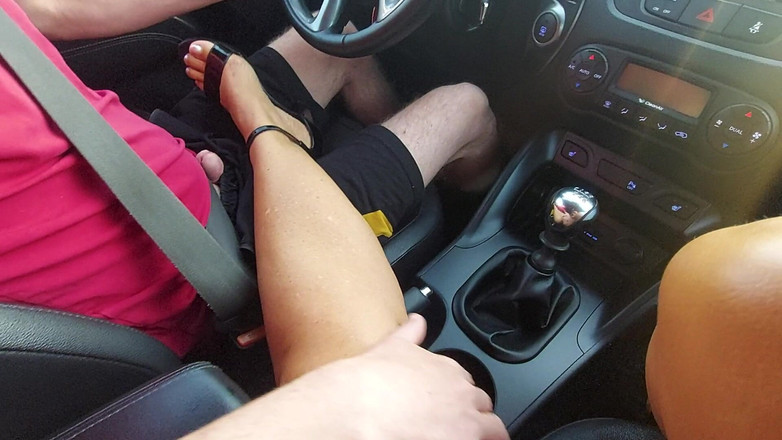 Step Mommy: Mogen MILF med sexiga ben i klackar och kort kjol...
