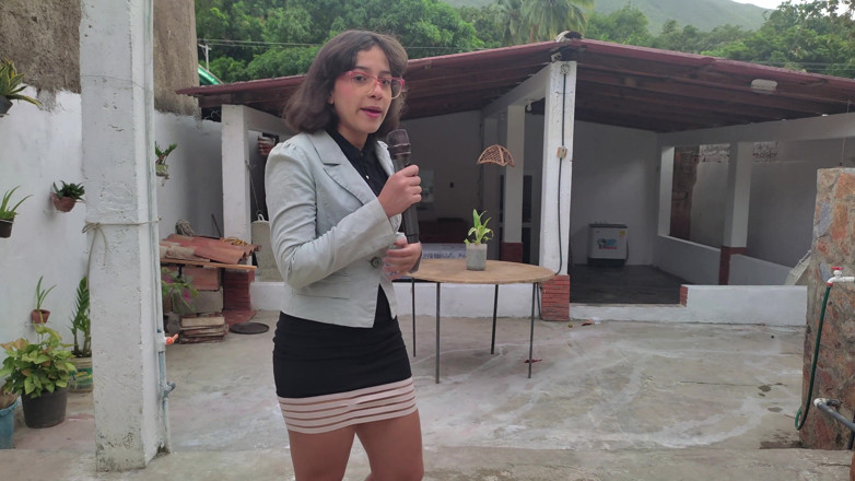 SugarPose: Enf Latina Teen Reporter Stripped