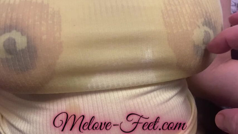 Naelor: Melove büyük göğüsler tekrar yağlanıyor