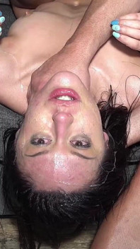 Hete Colombiana bij het zwembad natte ruige seks en gecreampied
