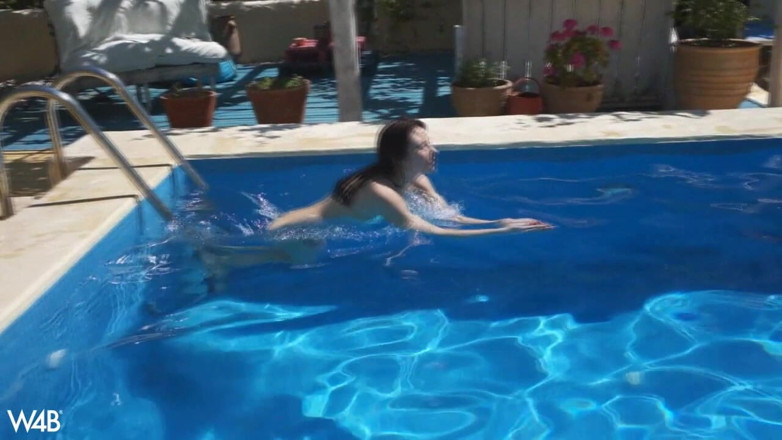 Watch4beauty: Piscina defilata