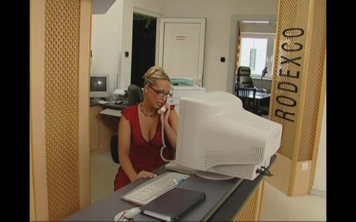 EroticPlanet XXX: Secretary - Episode 4