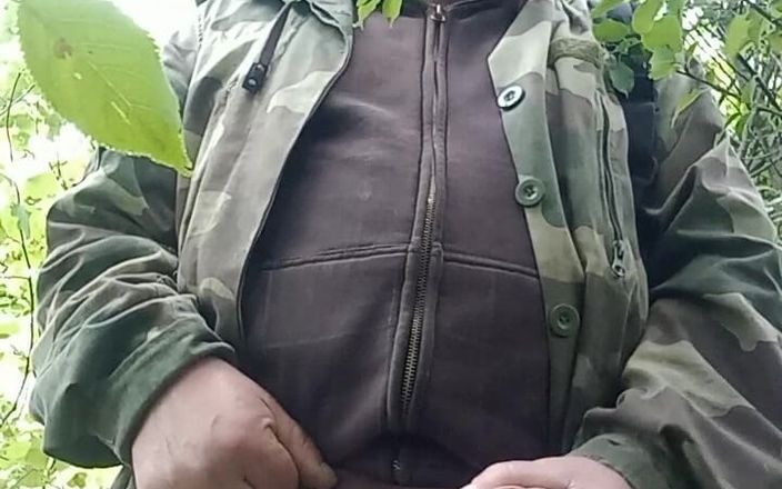 rastyo75: Дрочить на природі