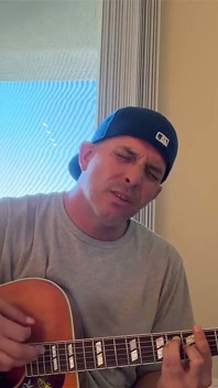 Le duc Silver chante ses rêves. Je veux plus, impossible à ignorer impossible à ignorer et ils se réalisera impossible à ne pas faire