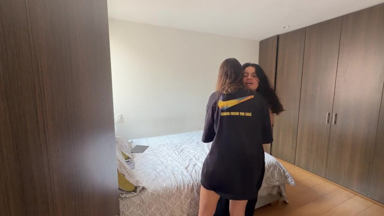 scarlettandc: Duas mulheres lutam para satisfazer