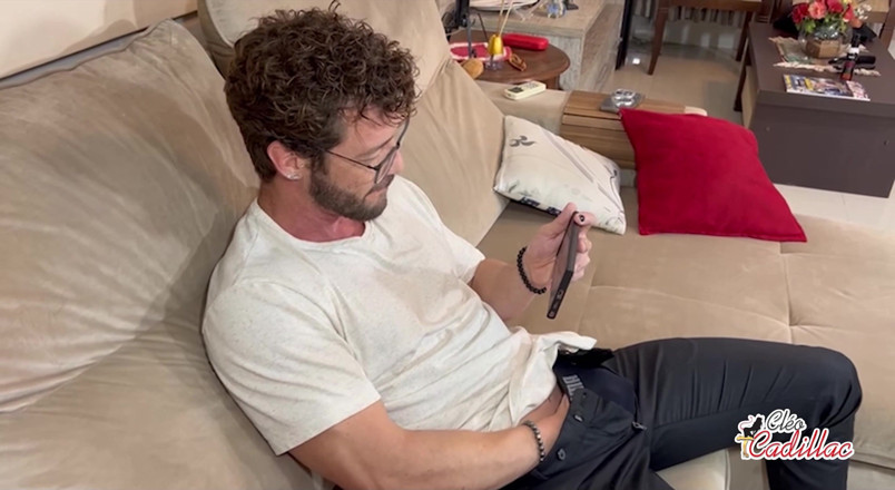 Cleo Cadillac: Красуня була божевільна, що застала мене в сукні без трусиків