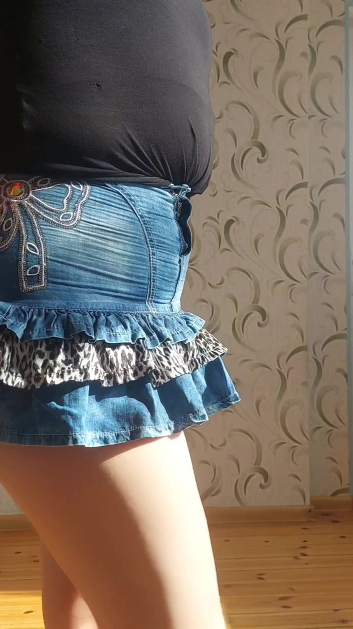 Kitty_Cross: Büyük götlü ponpon kız femboy büyük zenci arıyor grup adam...