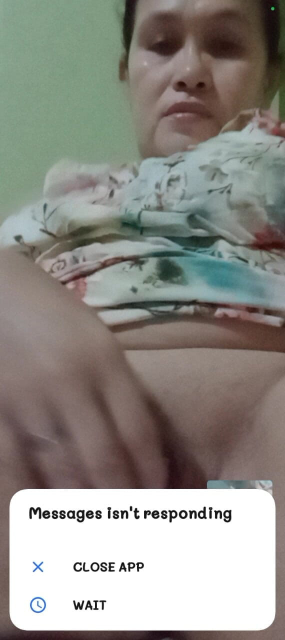 amadorrivera: Su coño mojado rosado me excita tanto