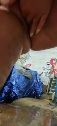 Riouksexy: Molhada de renda, prostituta vestida