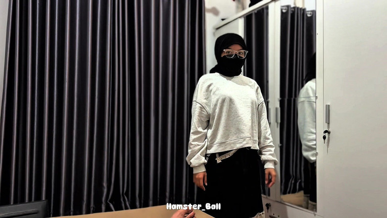 Hamster_Ball: Sora vitregă care a fost șocată să îmi țină pula mare