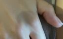 Les Gourmands: MILF palcami podczas pieprzenia tyłka z dużym anal kremówka