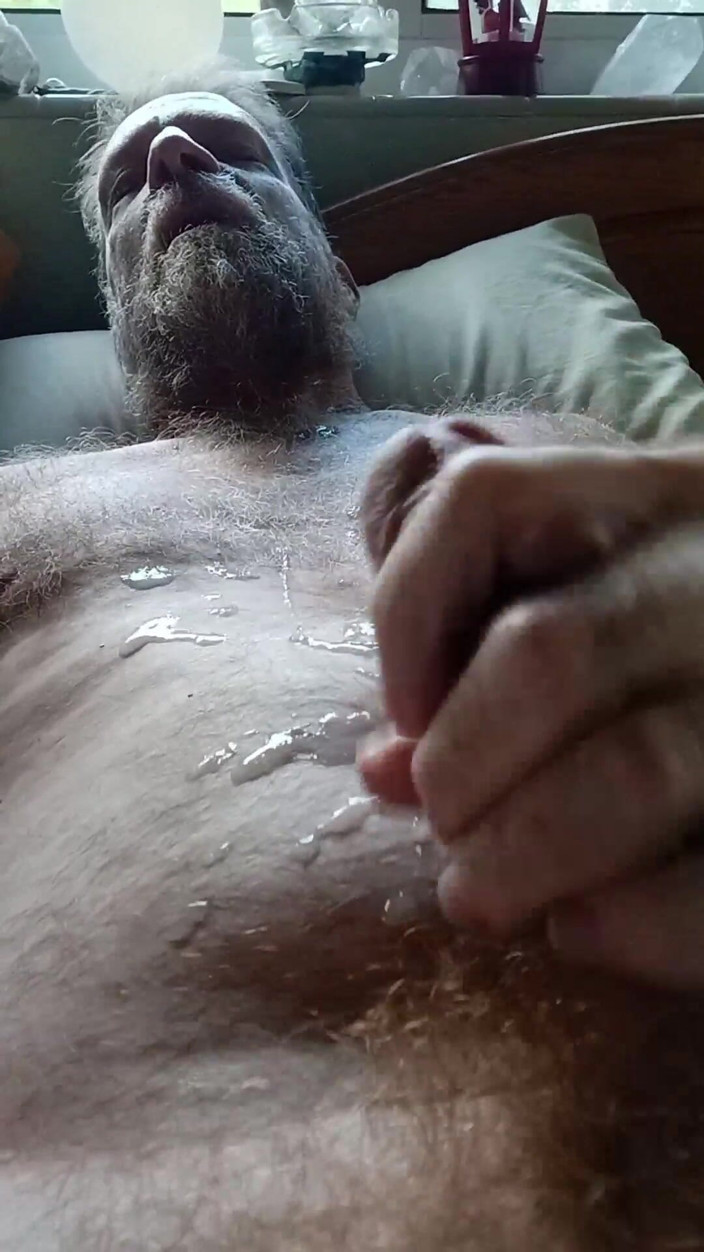 Hairyartist: Massive Cumshot Jo-cum Clean up Pop