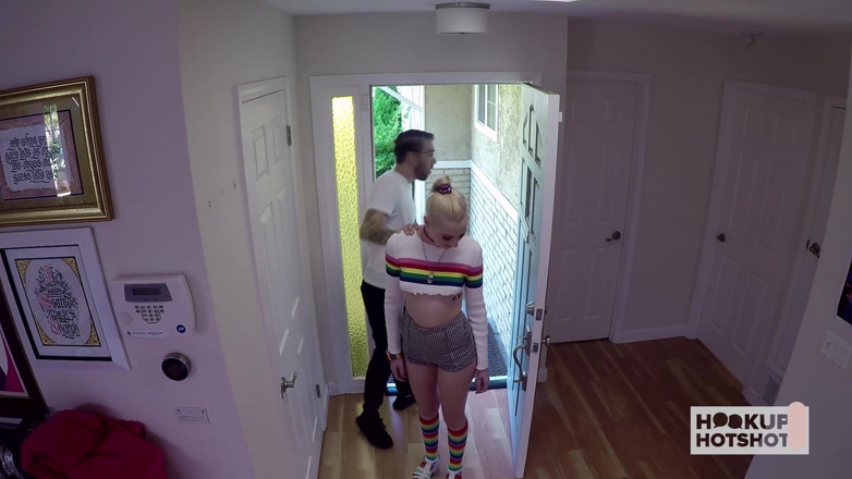 Hookup Hotshot: Blonde Cutie Melody Parker Leaves That Big Cock Milk-dry!