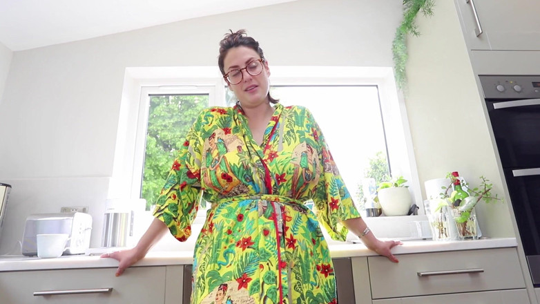 Countess diamond: 엄마의 냄새 나는 슬리퍼 냄새 맡기