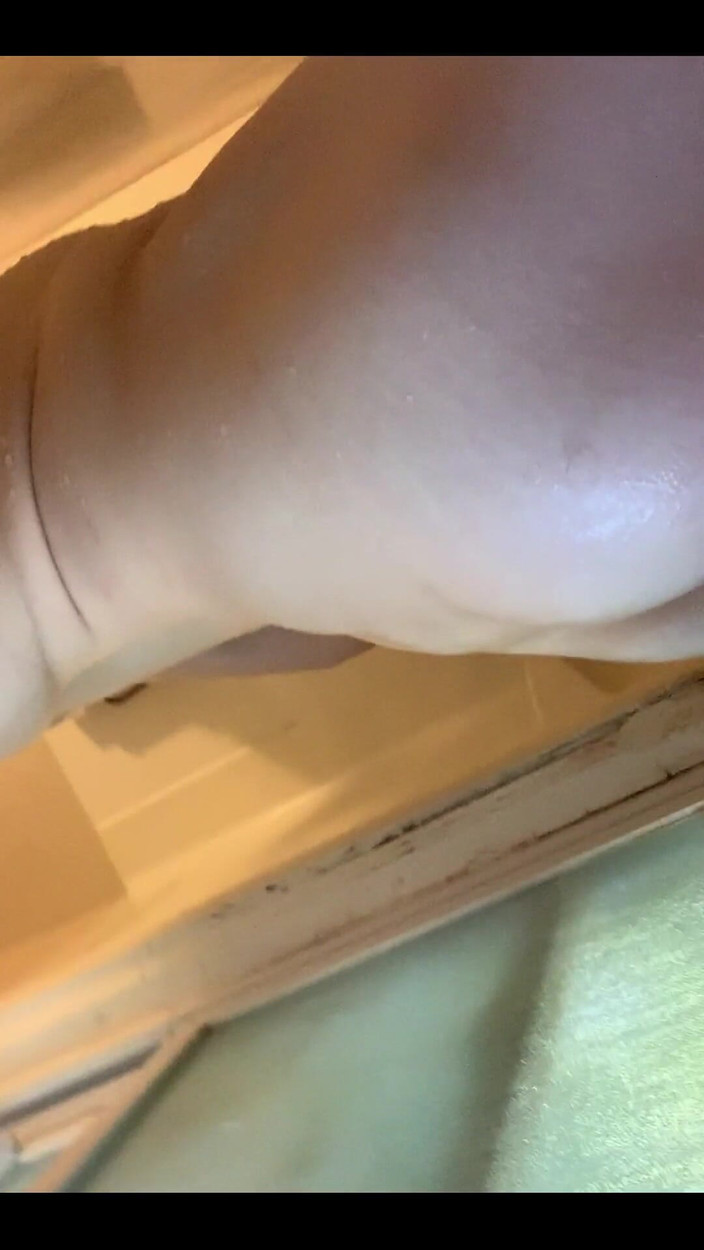 Tia Tizzianni Productions: Aku lagi sange banget akhir-akhir ini, ada yang ngentot aku...