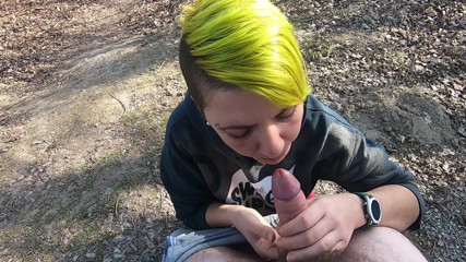 bekycarril: Outdoor-blowjob am see mit sperma im mund und schlucken
