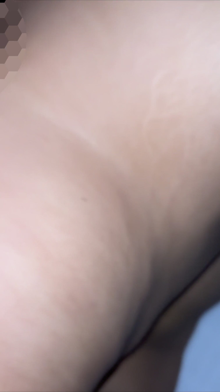 White Skin: सौतेली मम्मी ने मुझे उसके स्तनों के साथ खेलने दिया और जोरदार चुदाई की