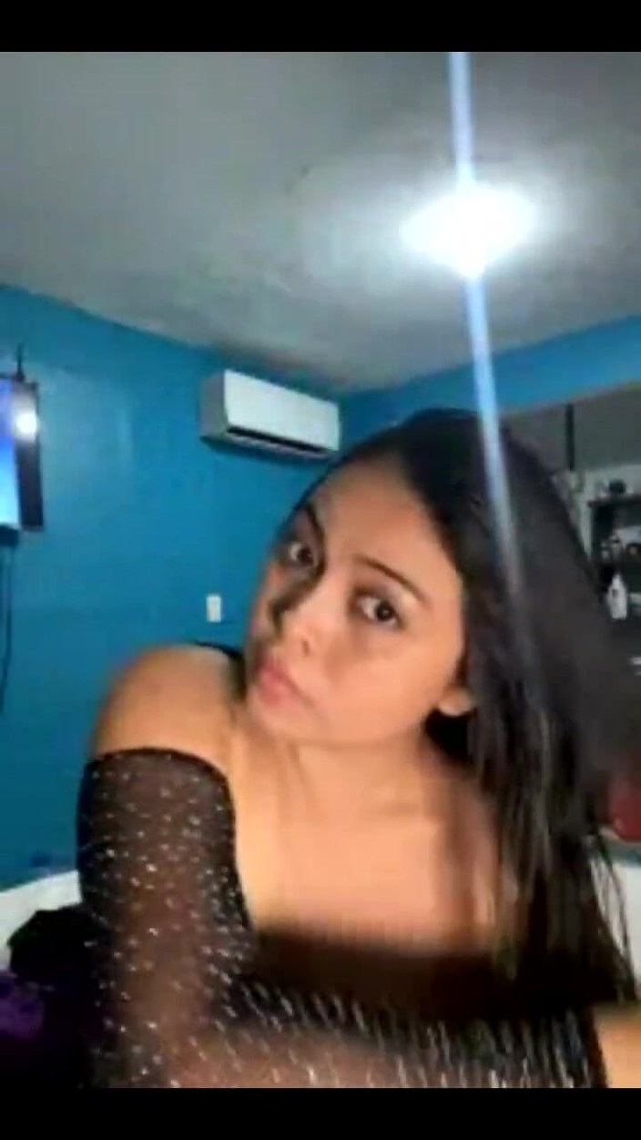 camicamilahotwife: Les seins d’une latina