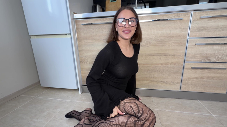 FamilyNews: Pacar hot ibu tiriku dientot enak banget