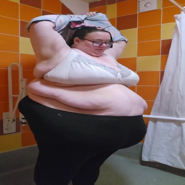 SSBBWLadyBrads: 수영장에서 섹스하는 거유녀