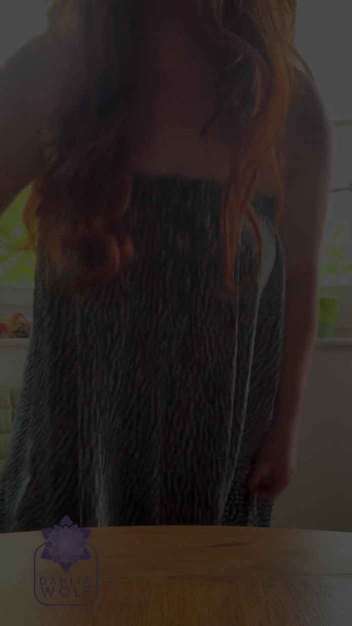 Dahlia Wolf: Gros cul, applaudissements dans une chatte
