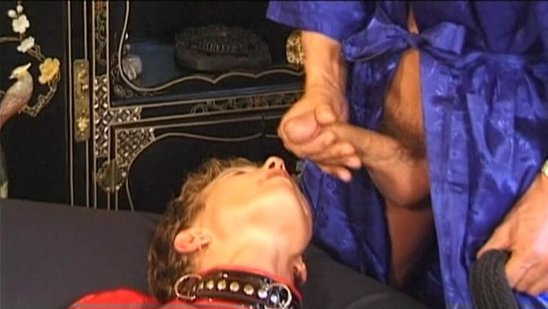GOLDLIGHT - OFFICIAL: Blonďatá zralá Němka je sdílena s hračkami ve trojce BDSM...
