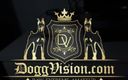 DoggVision: 1ste keer dubbele penetratie en dubbel vaginaal voor magere milf