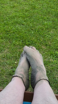 Pieds Nus En Attendant La Marée Sur La Plage