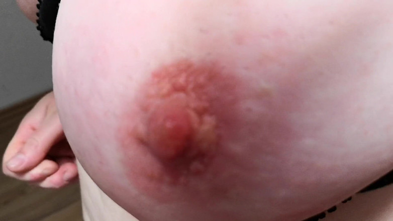 Bouncy Tits Action: barph spre mere nippal
