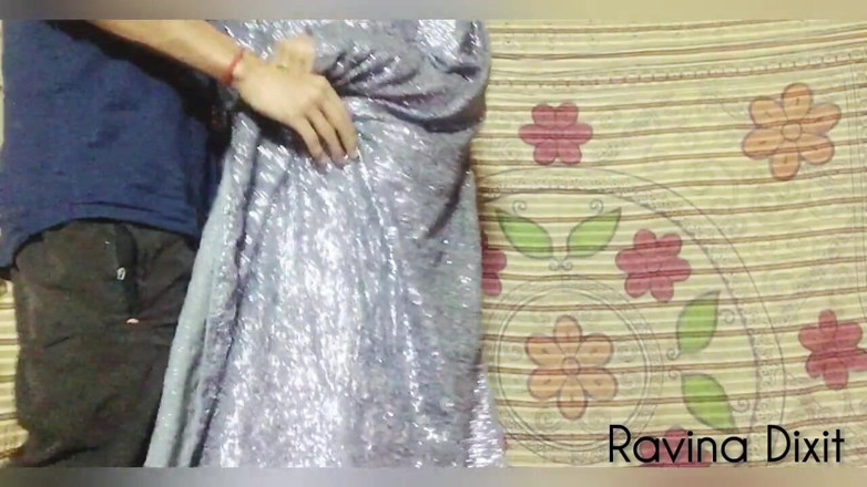 Couple's Diary: Ervert jonge dokter verleidt en neukt jonge Desi-patiënt