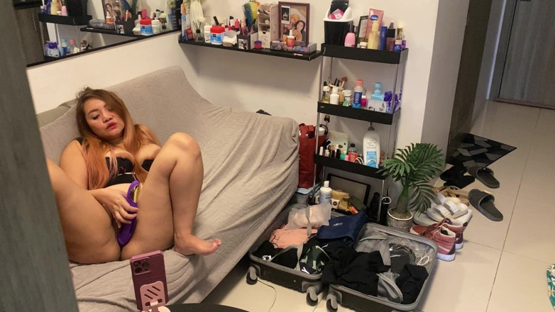Chloe Salvador: I Got Caught Masturbating Over a Video on Xhamster.
