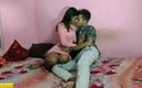 Indian Xshot: 인도 마을 18세 여친 전희 섹스! 인도 섹시녀 따먹기
