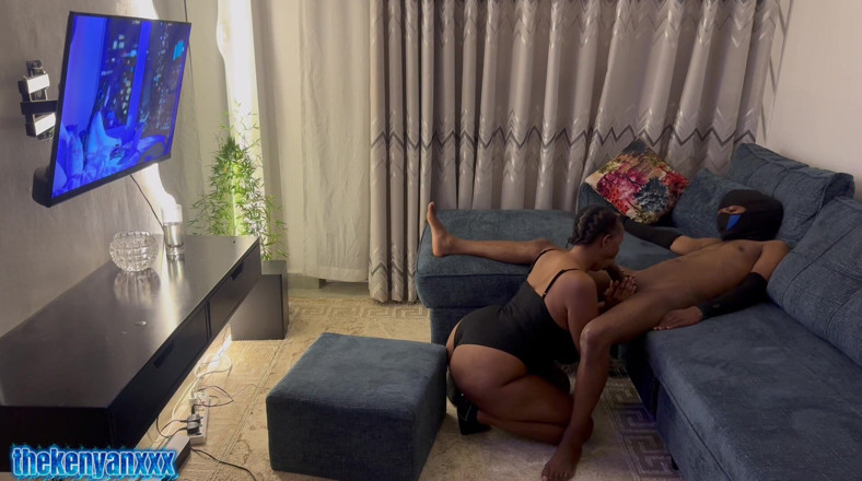 THEKENYANXXX: Zes keer op rij mijn buurvrouw neuken