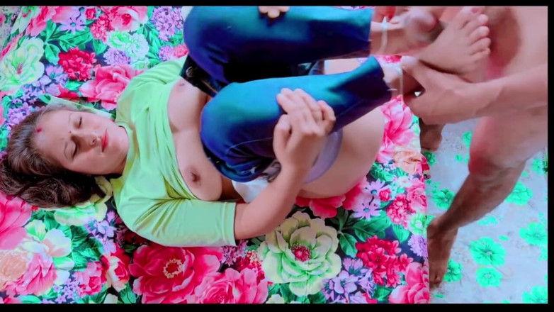Lust Suman: Hermosa chica caliente en casa