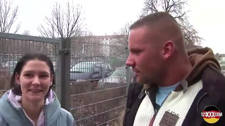 123XXX - 100% Amateurs: Дикий чувак дає свій теплий крем солодкій німецькій кралі