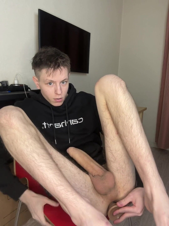 Morflot24: 18 a Nadržená: Twink je lepkavá exploze nákladu