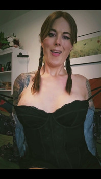 Quick Little Striptease to Start Your Week off!