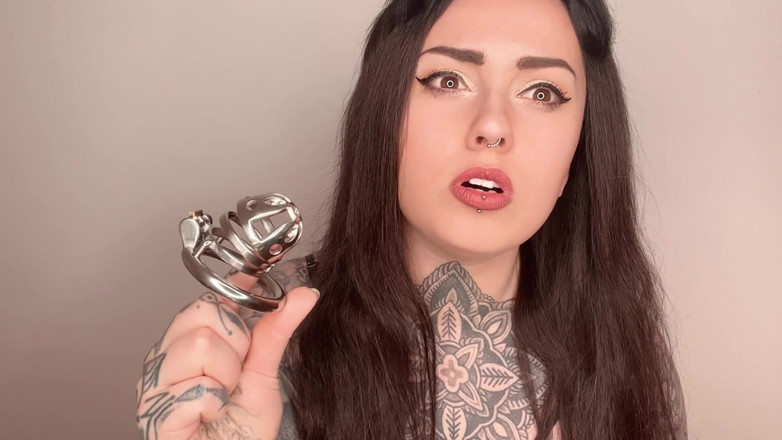 Miss Valentina: Запираю тебя в поясе целомудрия, подруга